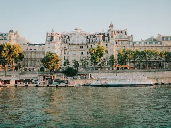 seine river cruise,bateaux mouche paris